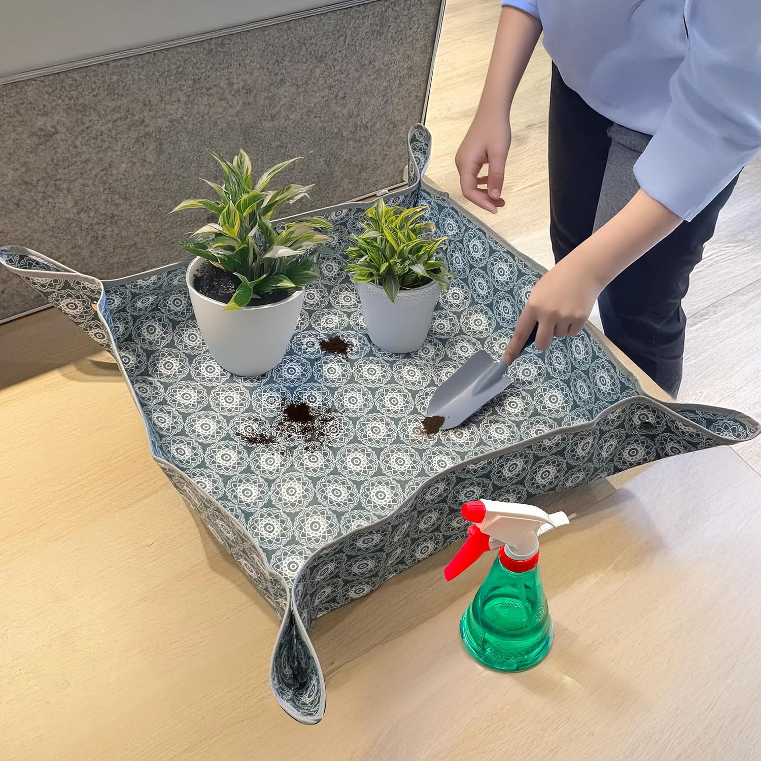 Heavy-Duty Waterproof – Indoor Plant Transplanting & Mess Control Mat, Thick Succulent Potting Tray for Soil Change, Spill-Proof Gardening & Pet Grooming Mat (S - 26.8"X26.8") - view 4